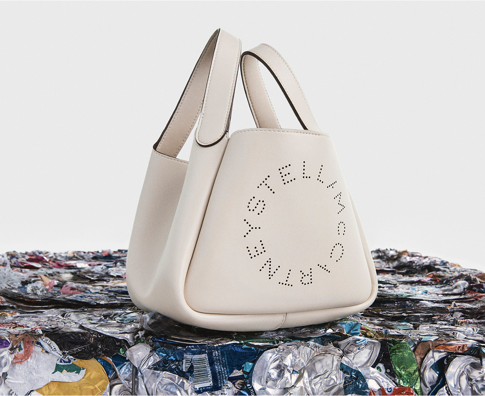 極美品使用感のほとんどない状態ステラマッカートニー　ベージュ　オフホワイト　ロゴ　BAG　ハンドバッグ
